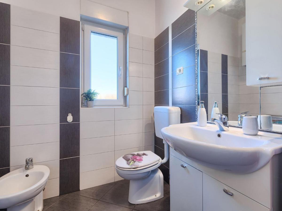 Apartment Laura By Interhome Galizana Екстер'єр фото